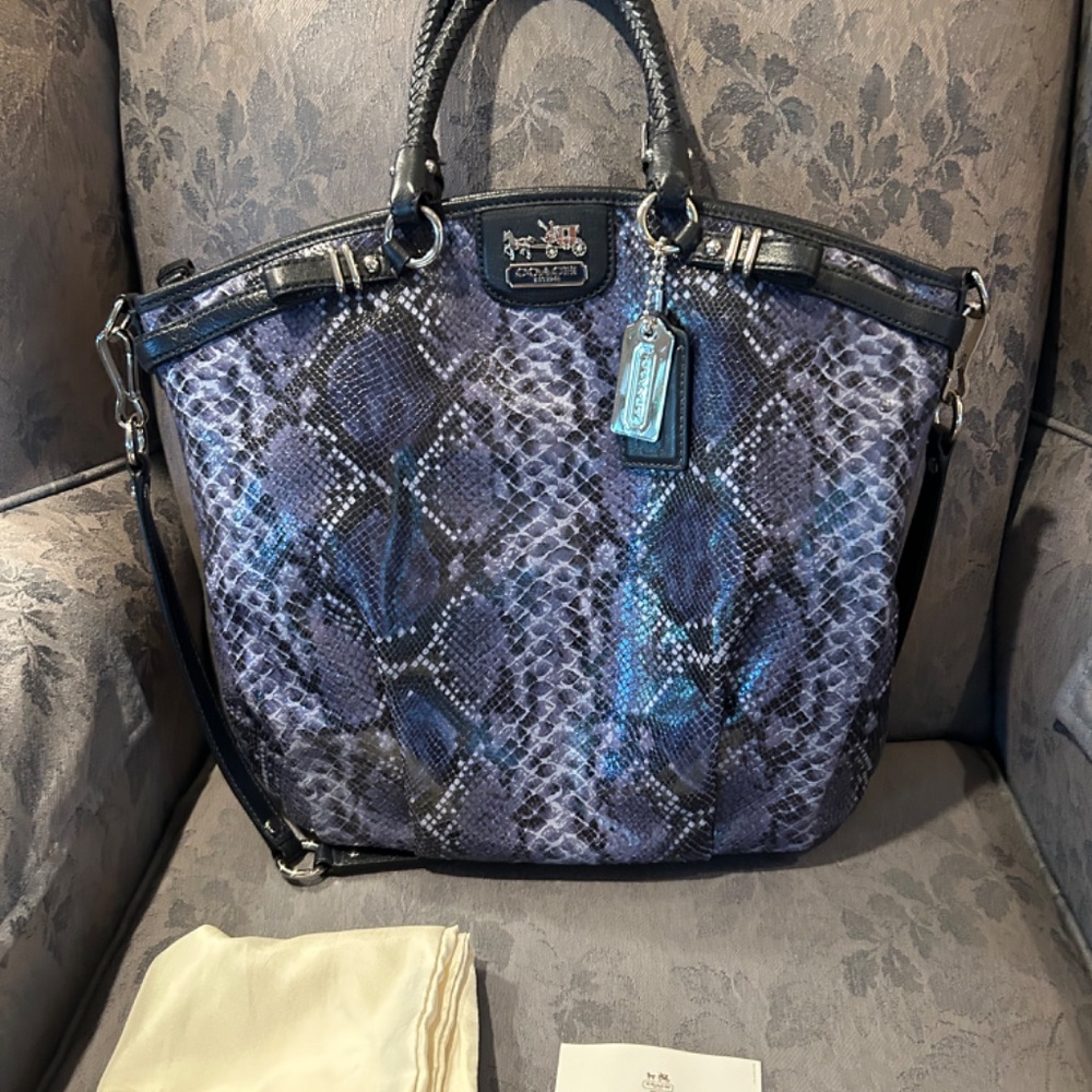 Coach Navy Madison Python Embossed Leather Lindse… - image 2
